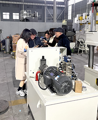 Hydraulic-press-buyers-01