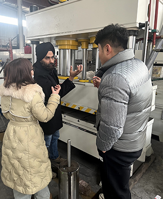 Hydraulic-press-buyers-02