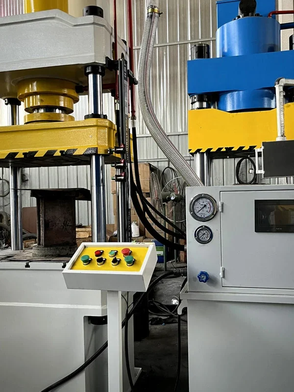 Front view of 100 ton 3-beam 4-column hydraulic press machine