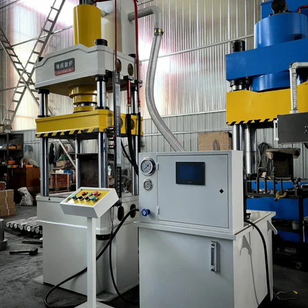 Right side view of 100 ton 3-beam 4-column hydraulic press machine
