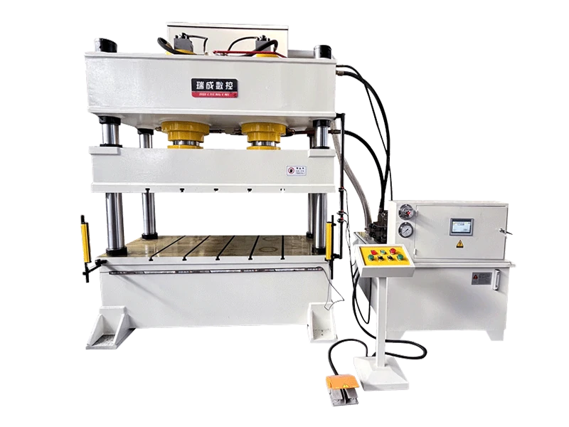 Four-column hydraulic press for aircraft fuselage panel sheet hydroforming