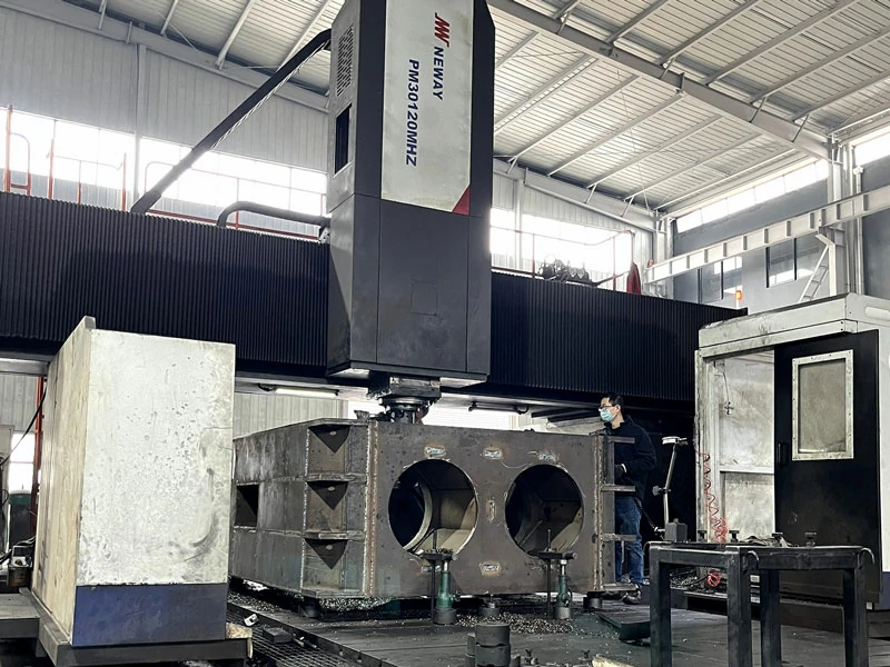 Gantry milling machine in operation at Ruicheng hydraulic press manufacturing workshop