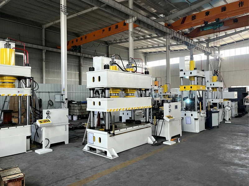 Hydraulic press machines arranged in the Ruicheng factory workshop