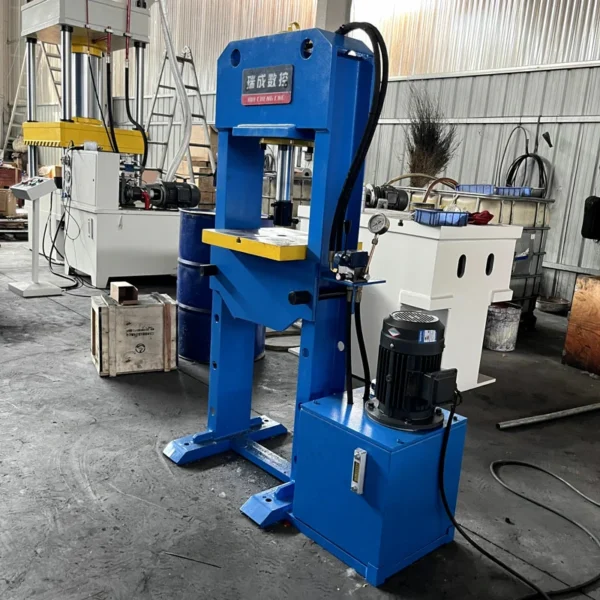 20 ton gantry hydraulic press right side view with manual operation lever and 60L oil tank