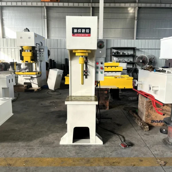 40 ton single arm hydraulic press front view