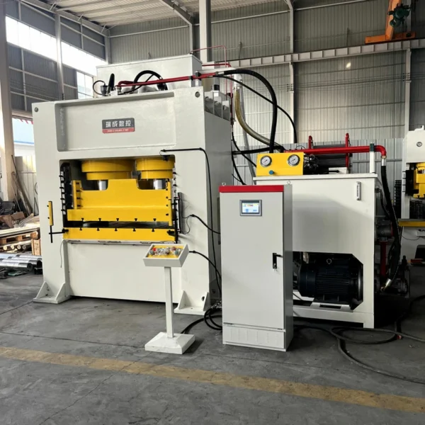 1000 ton hydraulic press right side view with dual motor and air cooling system