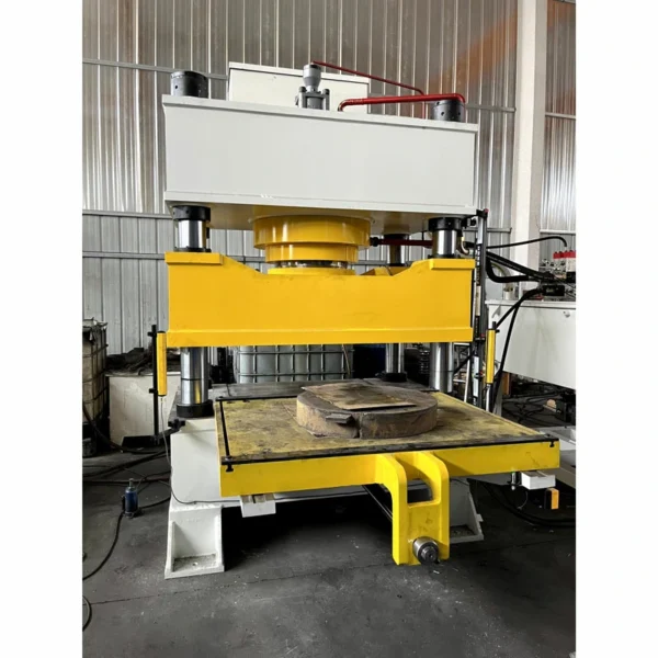 500 ton hydraulic press left side view with movable worktable
