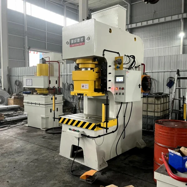 125 ton hydraulic punching press right view